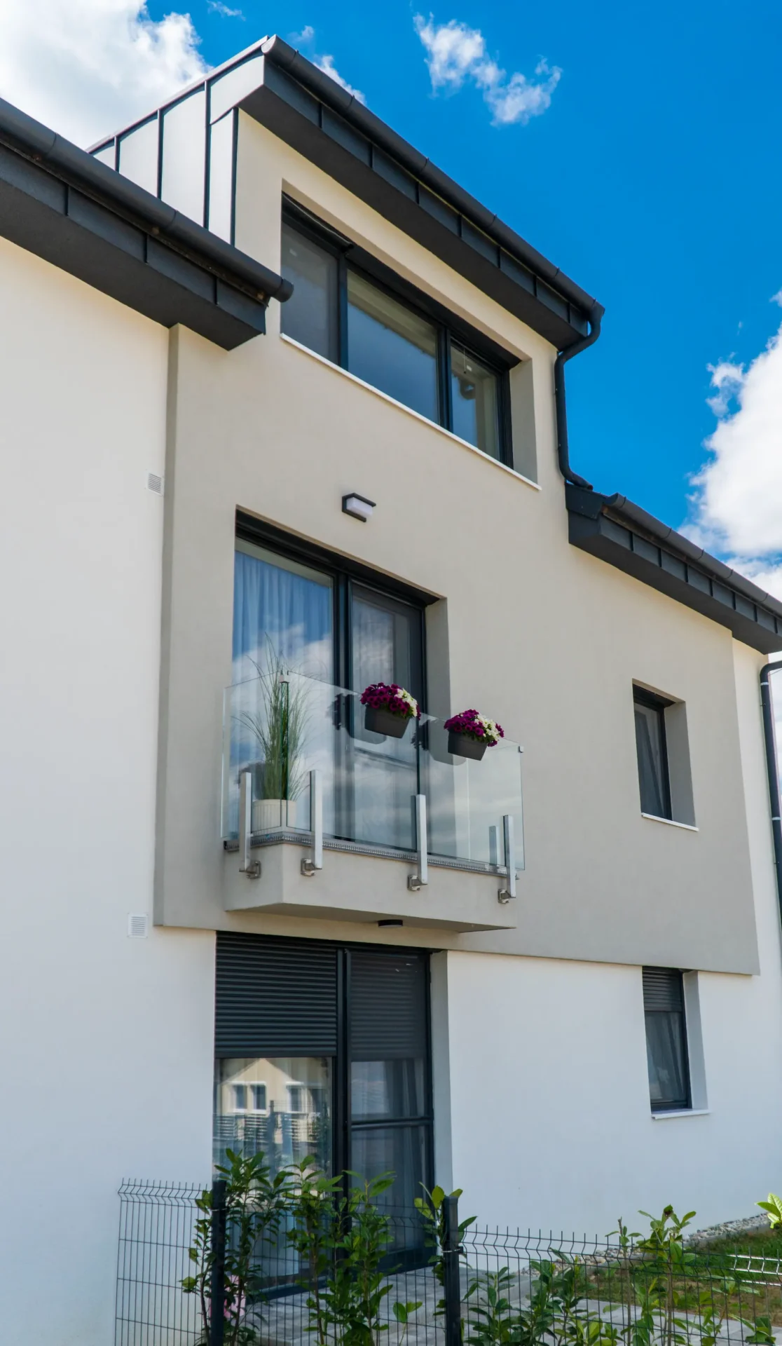 Csillagfény Lakópark - Egyik lakás hangulatos erkélye