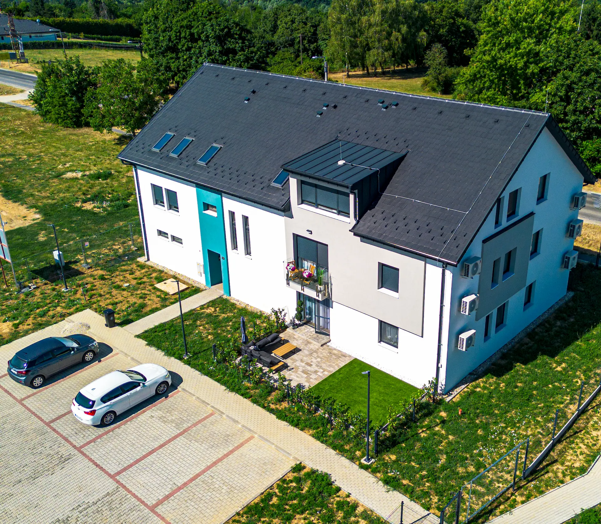 Lakópark parkolók (felülnézetből)